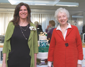  VCW E.D. Cary Brown and Gov. Kunin with anniversary cake