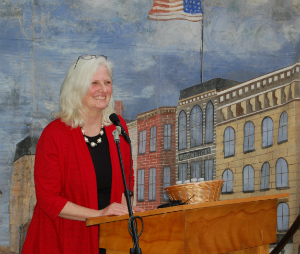 Diane Derby reads a statement from Sen. Leahy's congressional record.